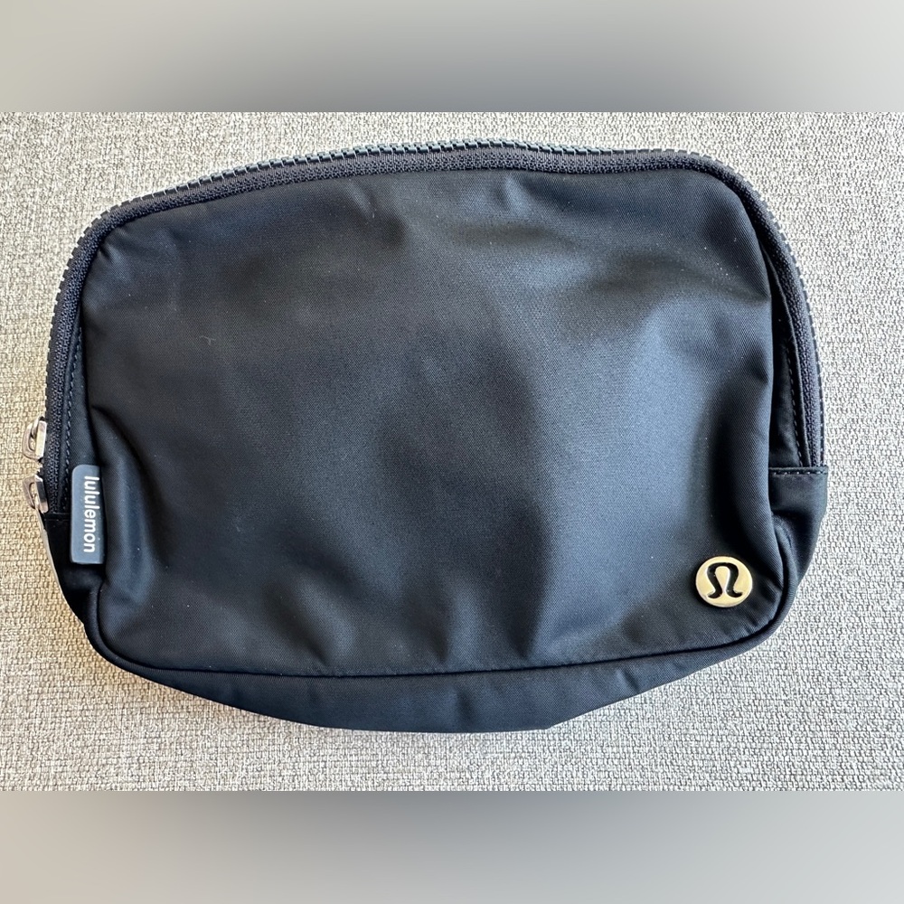 Lululemon Athletica Everywhere Belt Bag 2L
